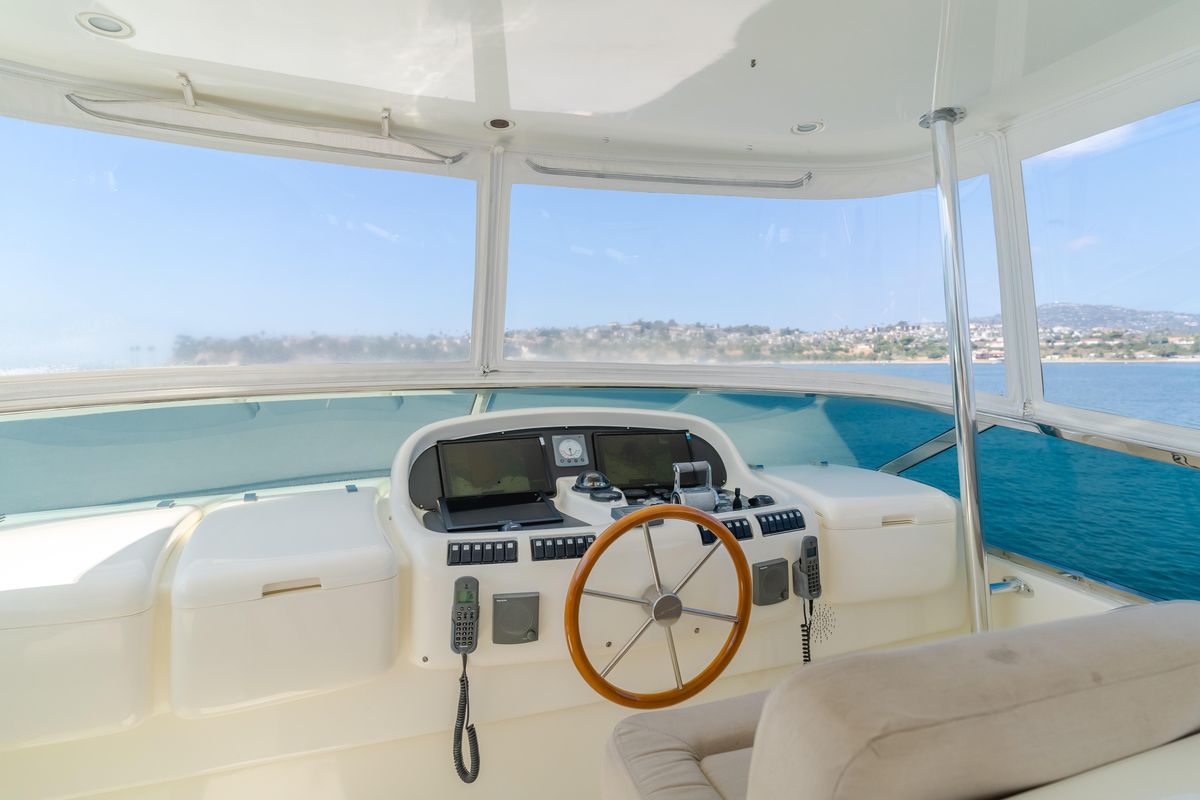 2005 Azimut 85 
