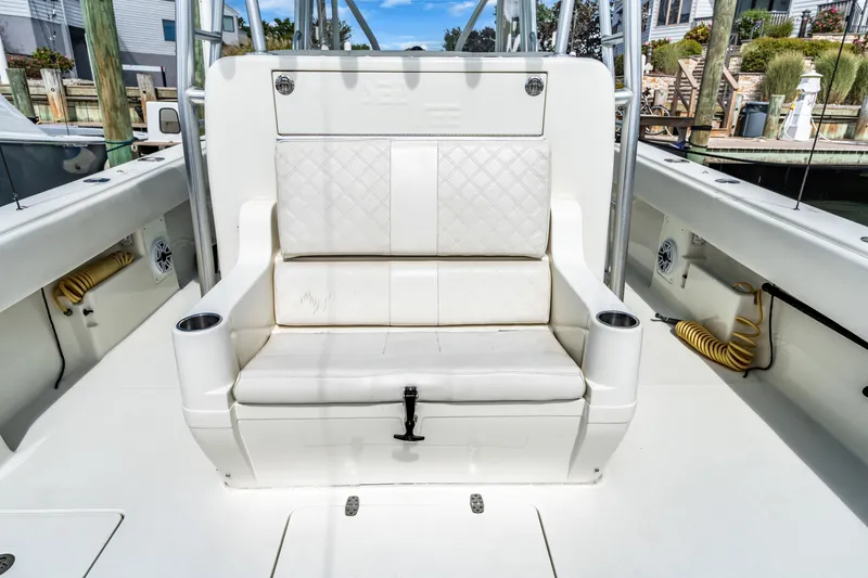  Yacht Photos Pics 2016 SeaVee 390Z boat seat with cup holders.