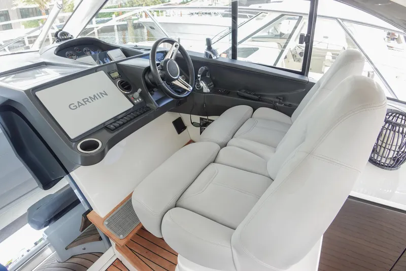 Soulmate Yacht Photos Pics 2016 Princess 39 SOULMATE- Helm Station