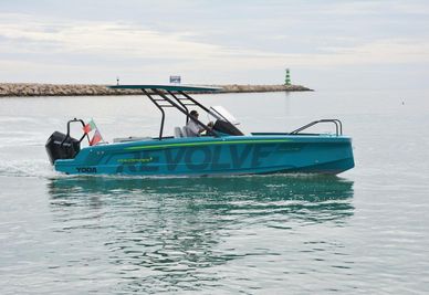 Axopar 22 T-Top REVOLVE XXII