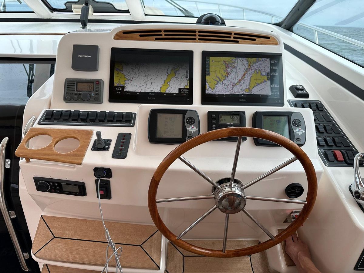 2006 Tiara Yachts 44 