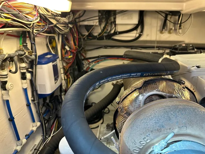 " Sarah Jane " Yacht Photos Pics Engine Room