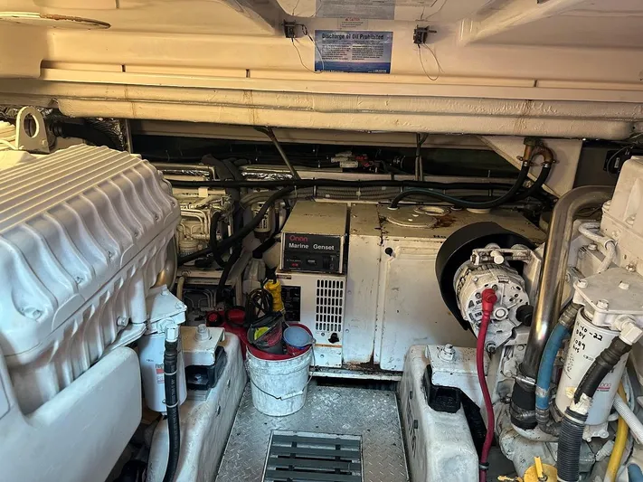 " Sarah Jane " Yacht Photos Pics Engine Room