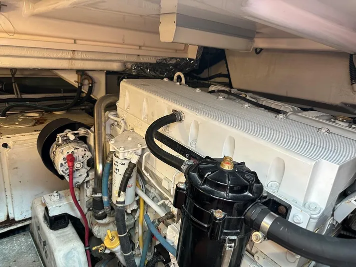 " Sarah Jane " Yacht Photos Pics Engine Room