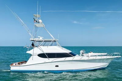 Hatteras 68 Convertible