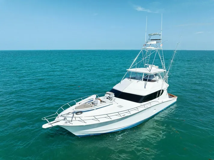 Big Game Yacht Photos Pics 2006 Hatteras 68 CNV Big Game