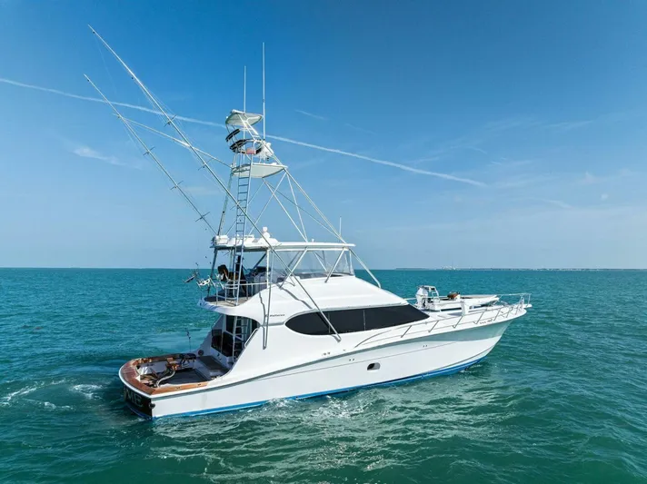 Big Game Yacht Photos Pics 2006 Hatteras 68 CNV Big Game