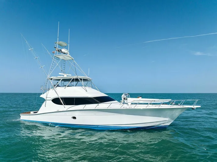 Big Game Yacht Photos Pics 2006 Hatteras 68 CNV Big Game