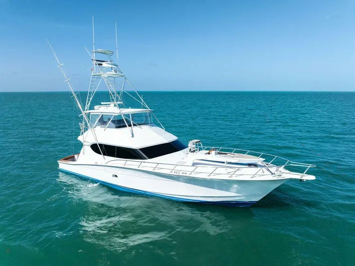 Big Game Yacht Photos Pics 2006 Hatteras 68 CNV Big Game