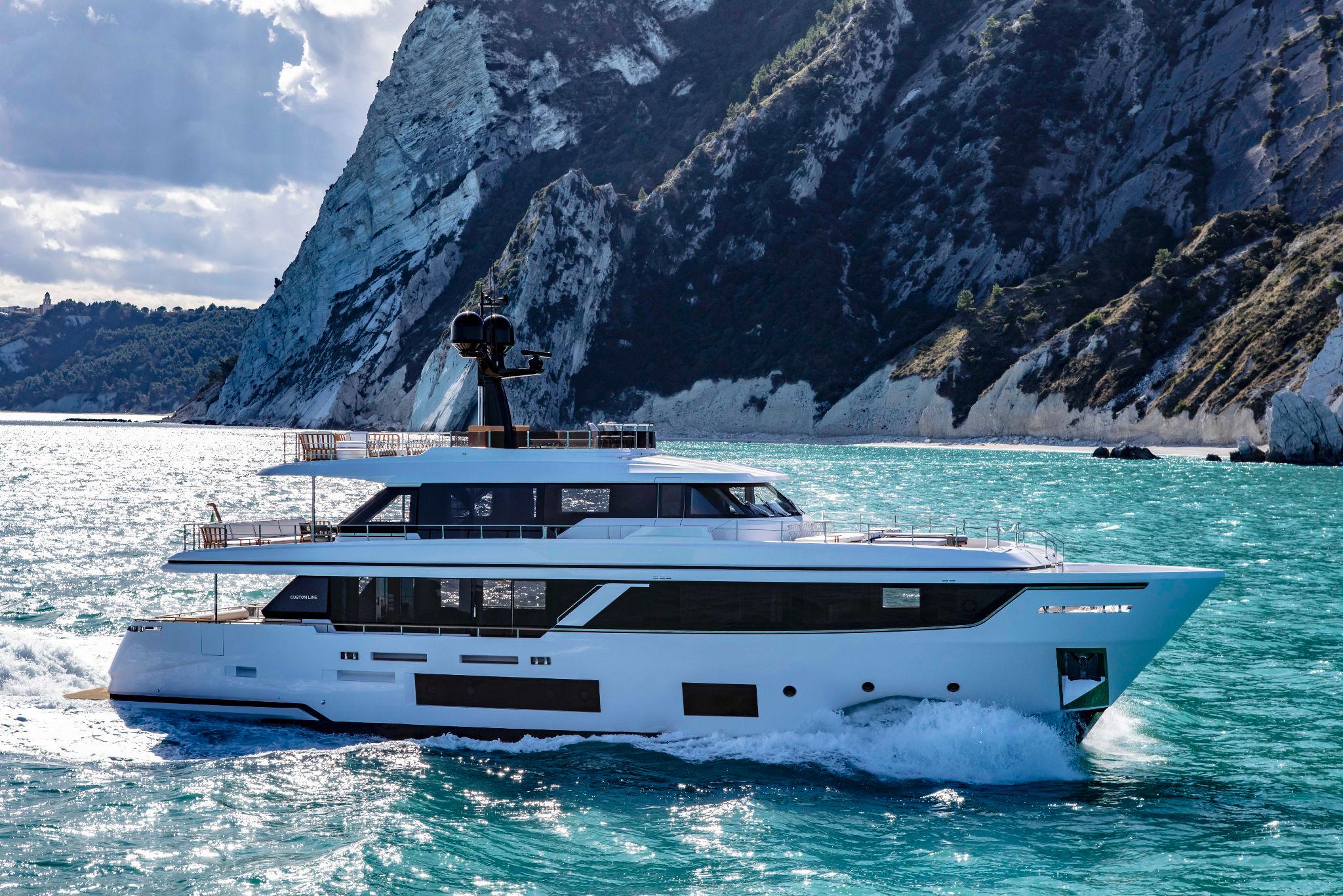 Custom Line Navetta 30