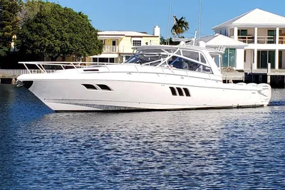 Intrepid 475 Sport Yacht
