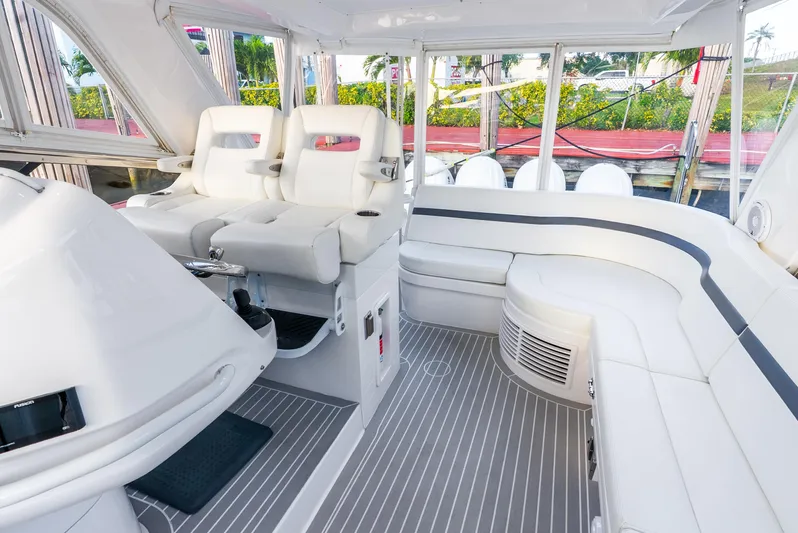 Her Salt Bouys Yacht Photos Pics 