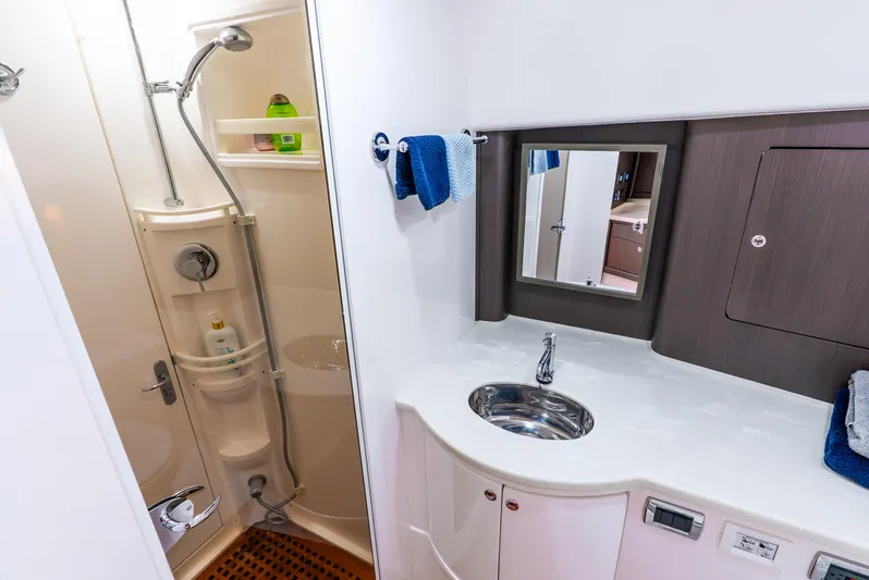 Her Salt Bouys Yacht Photos Pics 