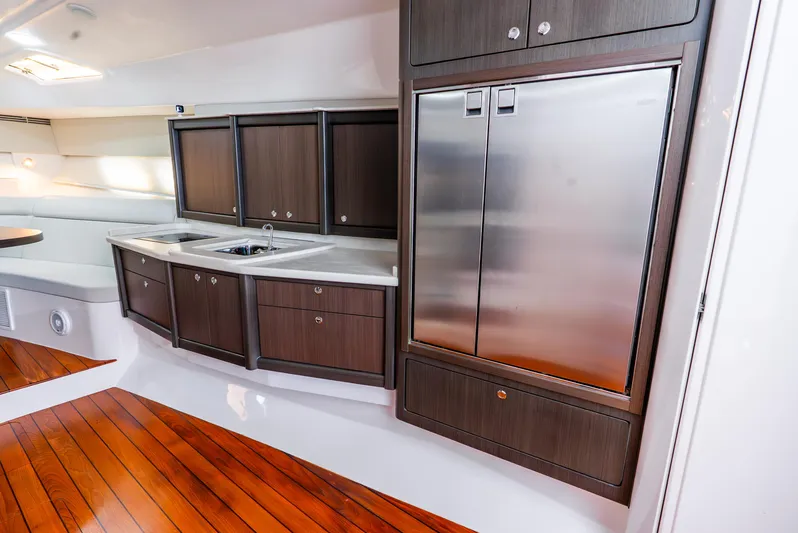 Her Salt Bouys Yacht Photos Pics 