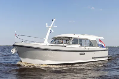 2021 Linssen 30 SL Sedan