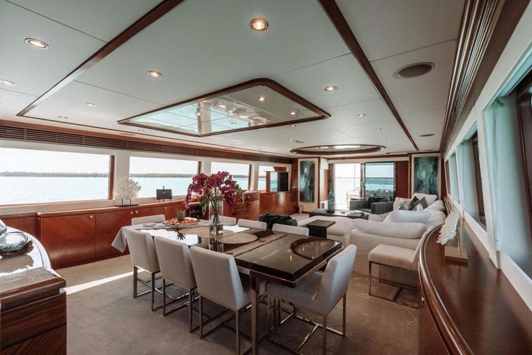2006-108-hargrave-108-raised-pilothouse