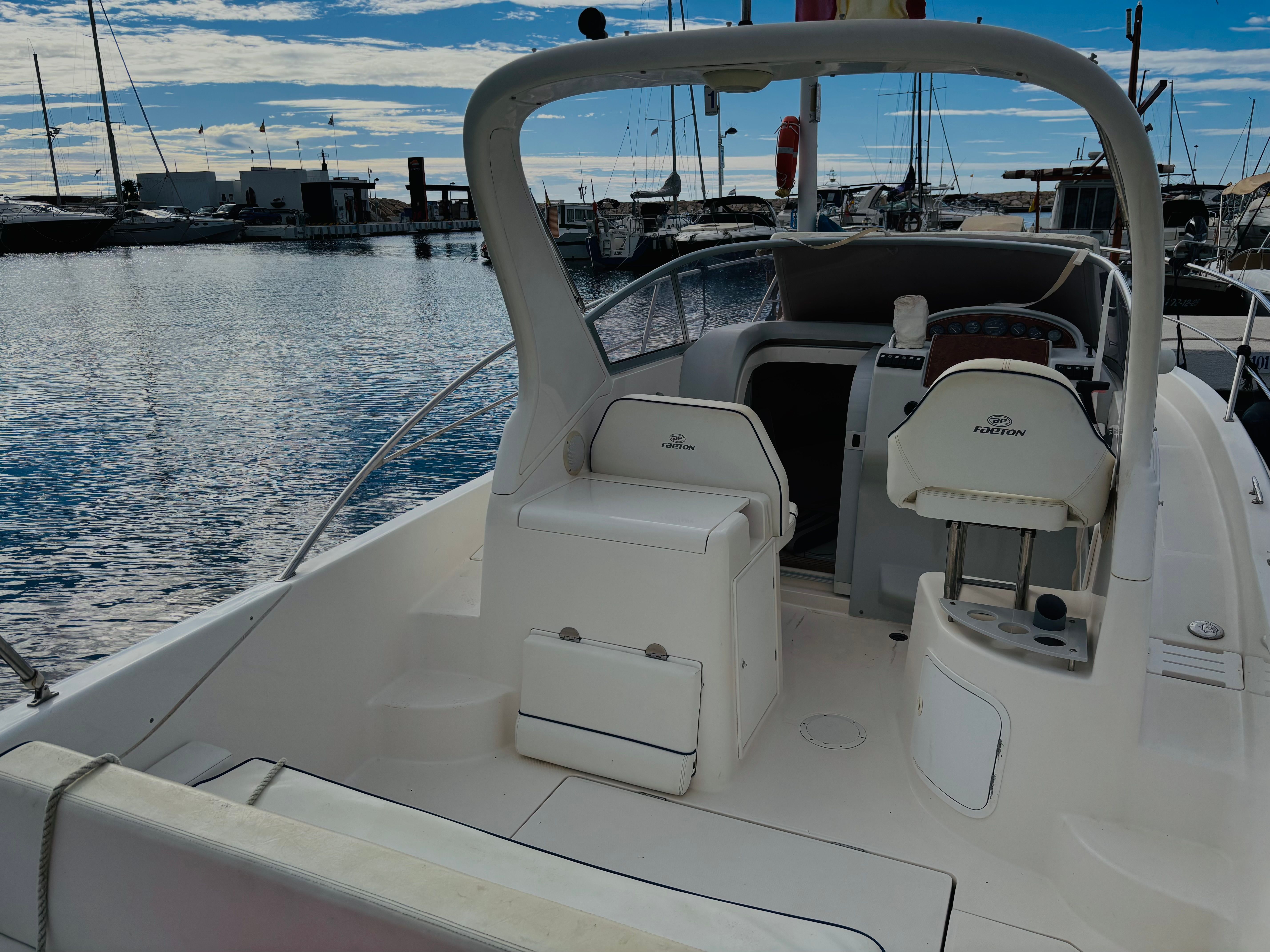 2005 Faeton Scape 26