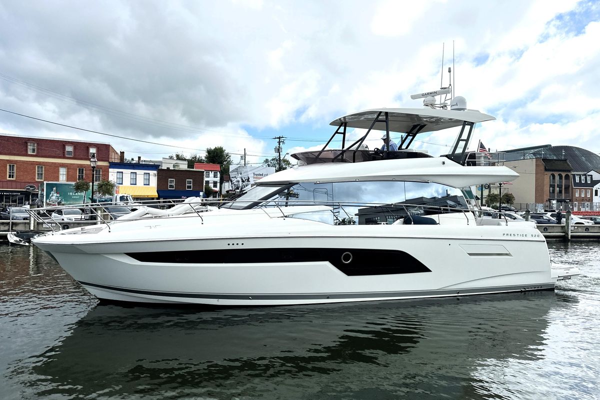 2023 Prestige 52 