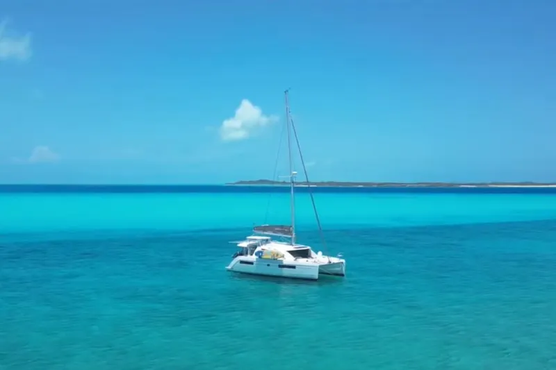 Changing Keys Yacht Photos Pics Leopard 40 catamaran sailing in clear turquoise waters, 2020 model.