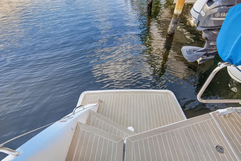 Changing Keys Yacht Photos Pics Leopard 40 catamaran stern view with Yamaha outboard motor, 2020 model.