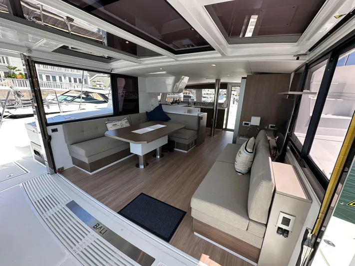 Relentless Yacht Photos Pics 