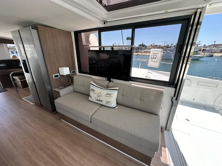 Relentless Yacht Photos Pics 