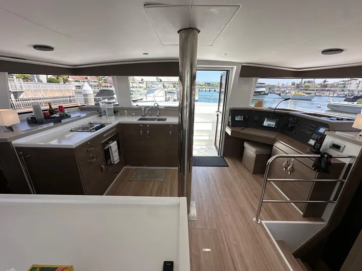 Relentless Yacht Photos Pics 