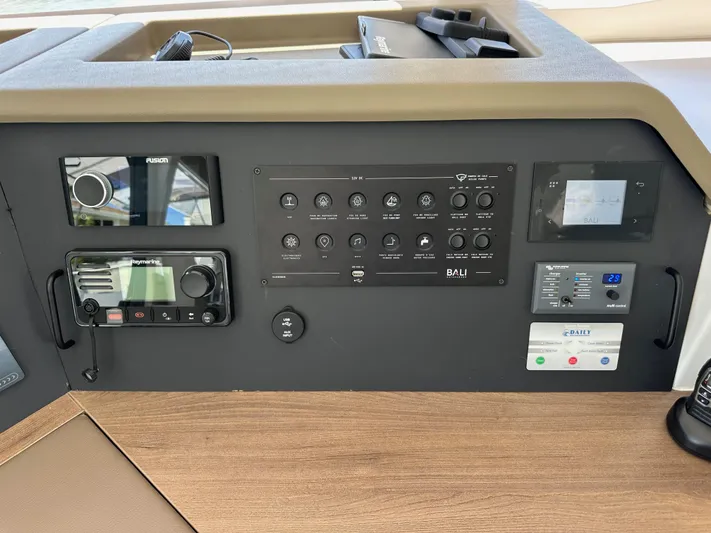 Relentless Yacht Photos Pics 