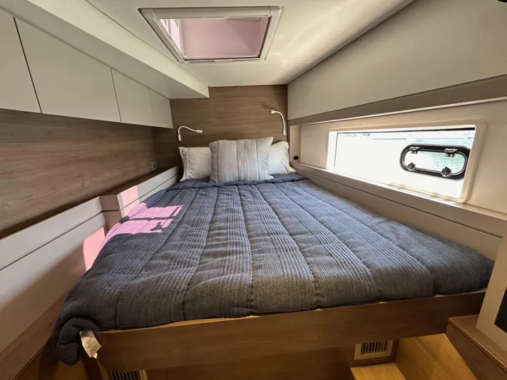 Relentless Yacht Photos Pics 