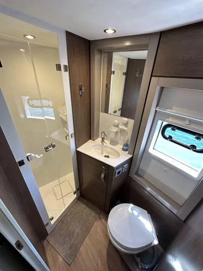 Relentless Yacht Photos Pics 