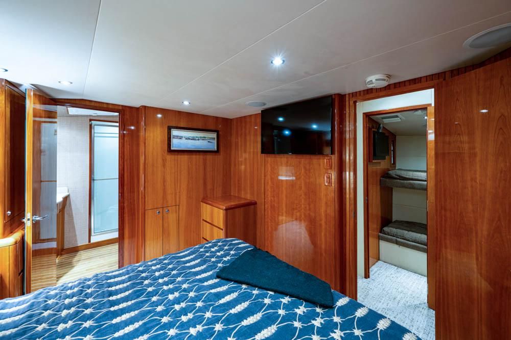 2004 Hatteras 60 