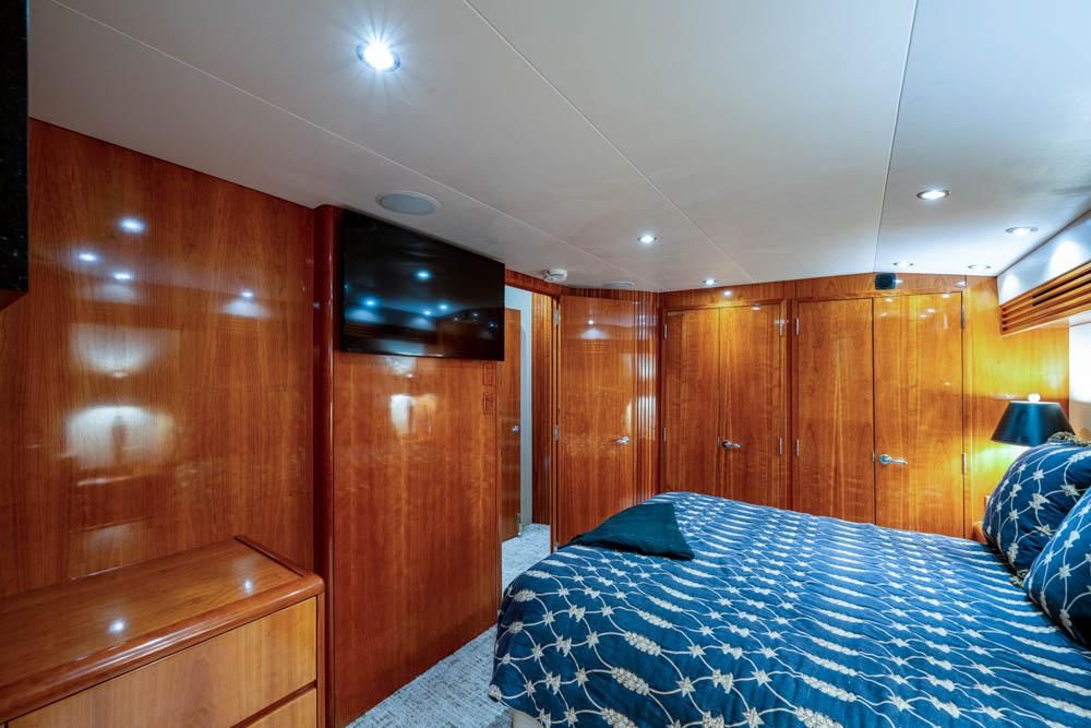 2004 Hatteras 60 