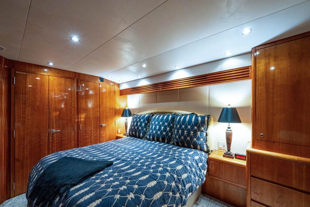 2004 Hatteras 60 