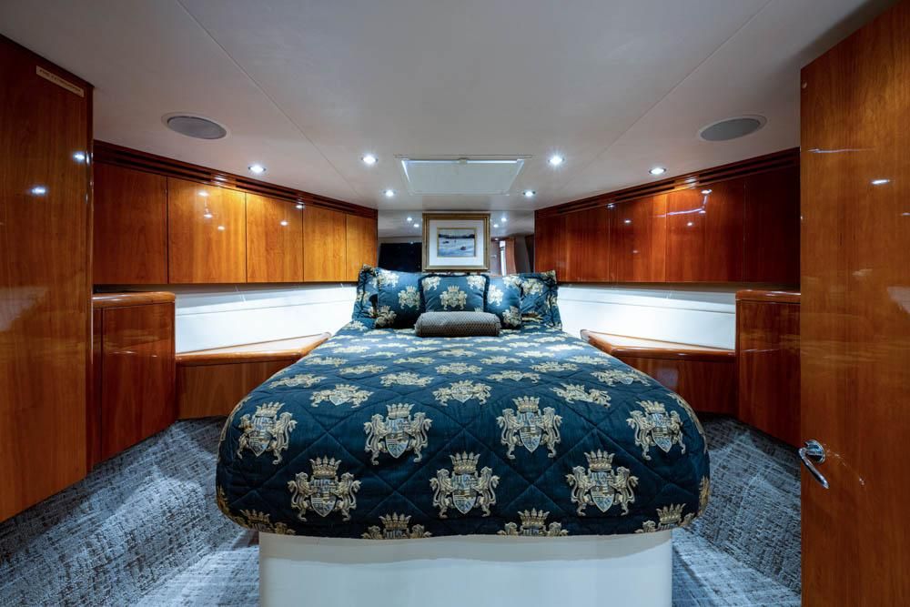 2004 Hatteras 60 