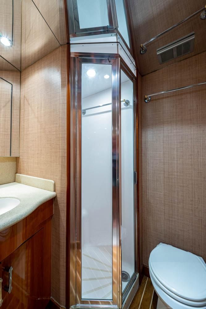 2004 Hatteras 60 