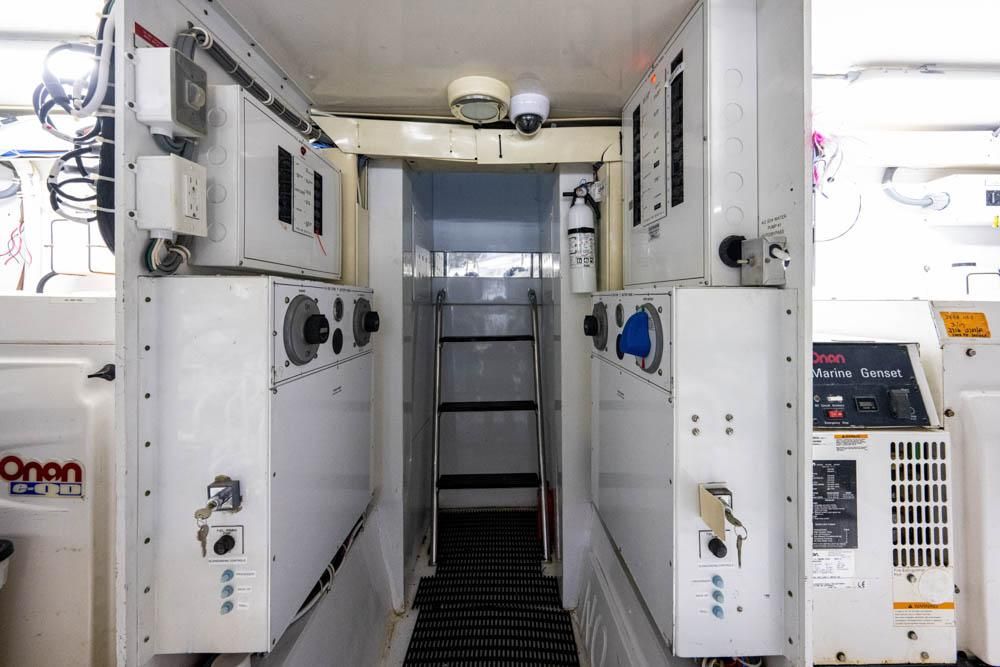 2004 Hatteras 60 