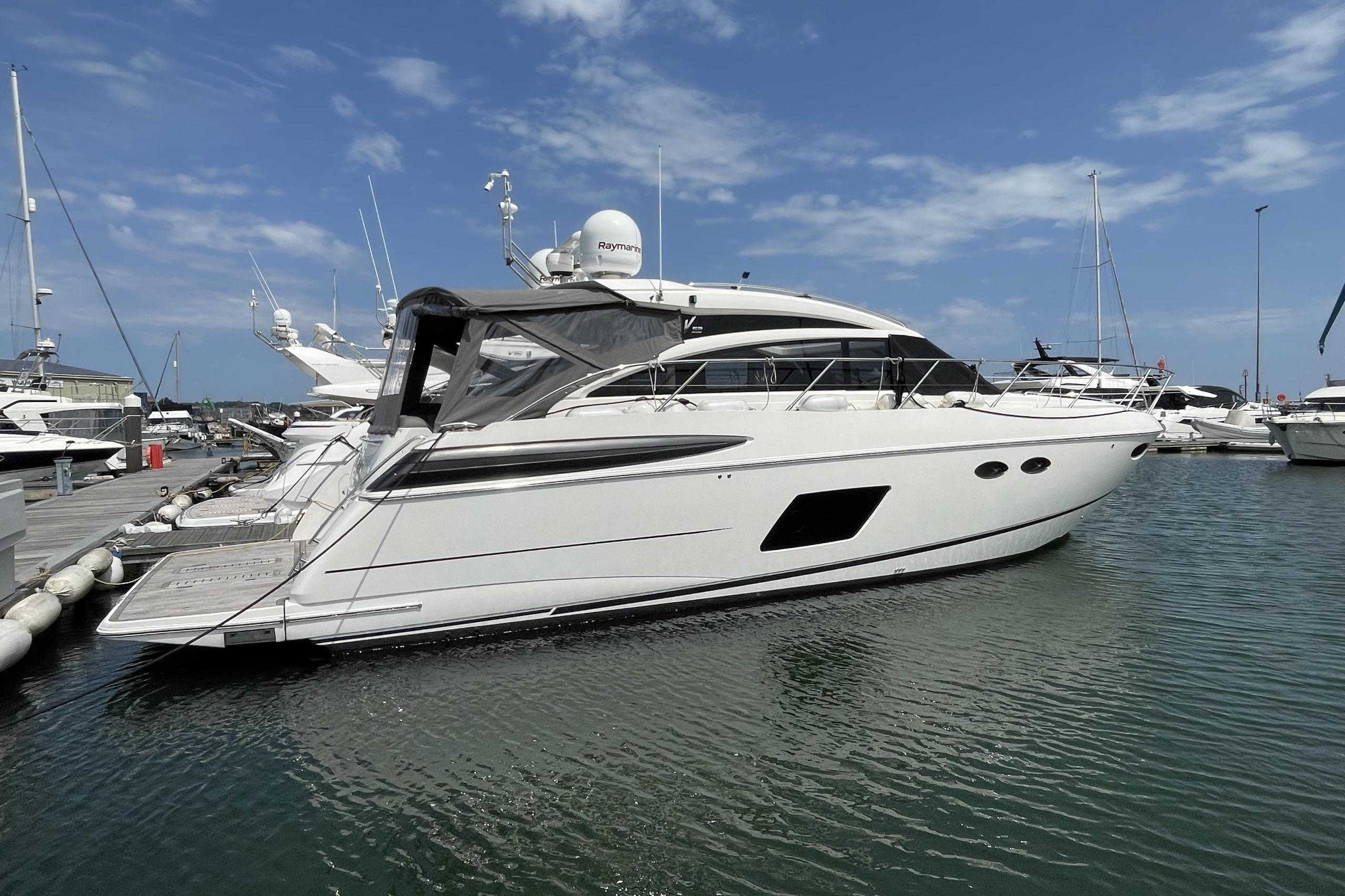 2015 Princess V52