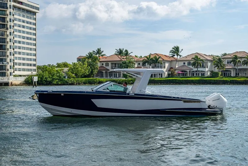 We Got Lucky Yacht Photos Pics 