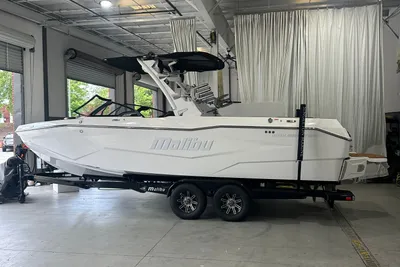 Malibu Wakesetter 25 LSV