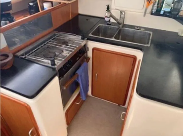 Sweet Escape Yacht Photos Pics 