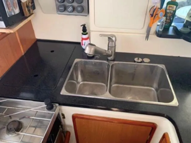 Sweet Escape Yacht Photos Pics 