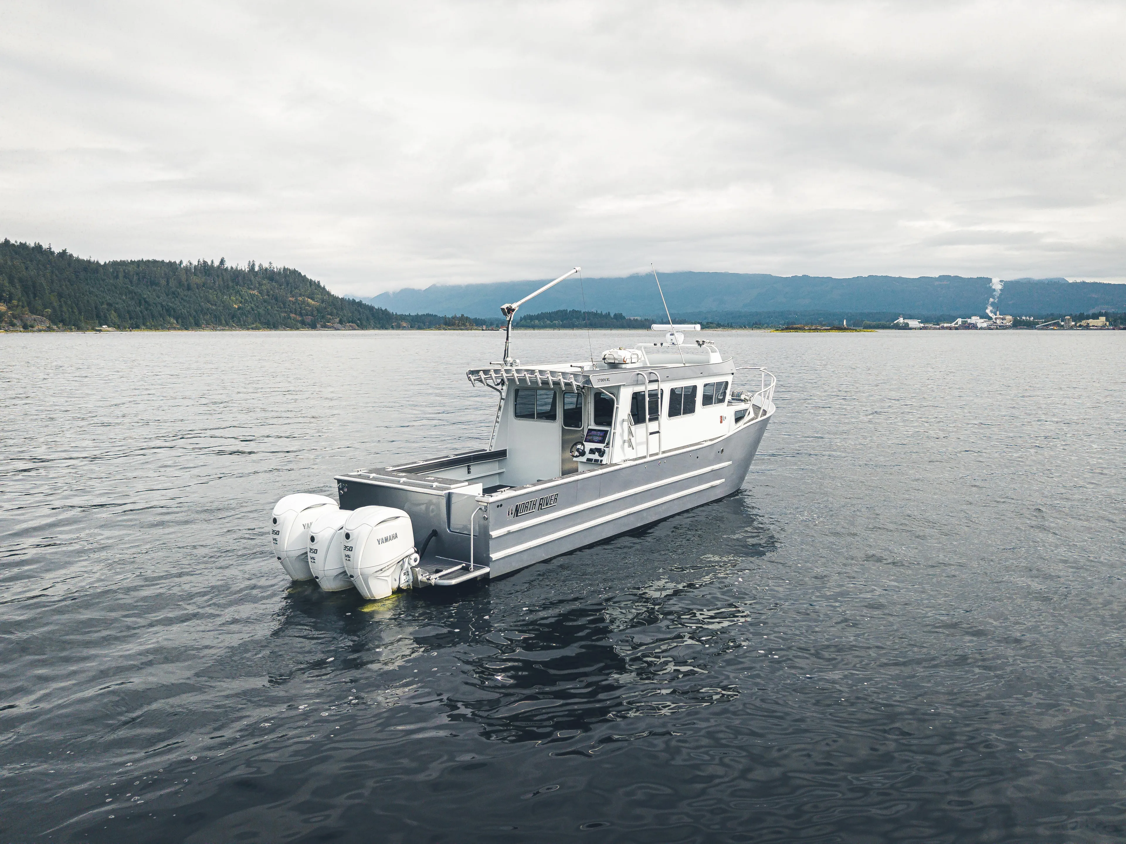 North River 3700 VXL