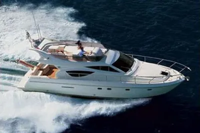 Ferretti Yachts 460