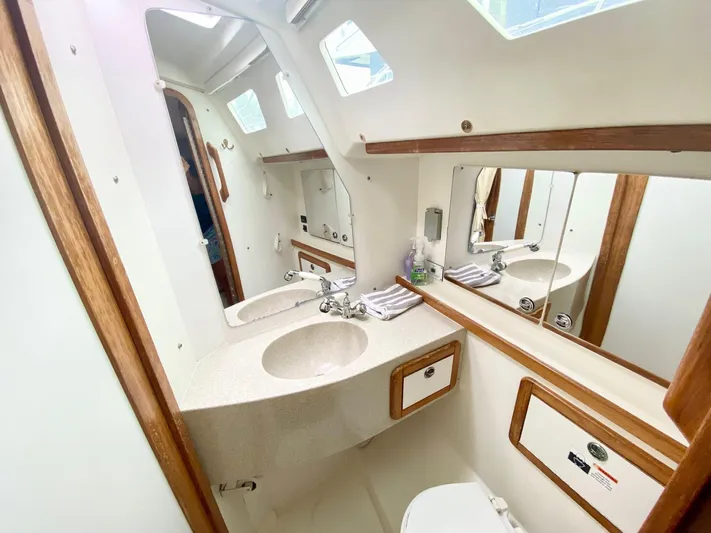 Licentia Yacht Photos Pics 2008 Catalina 42 MKII - Licentia