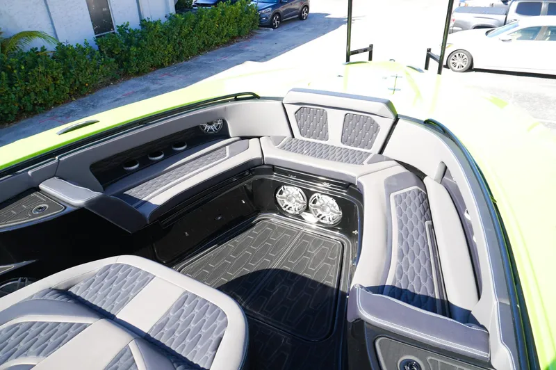  Yacht Photos Pics 2022 MTI 50V Center Console boat interior with stylish seating and modern design.