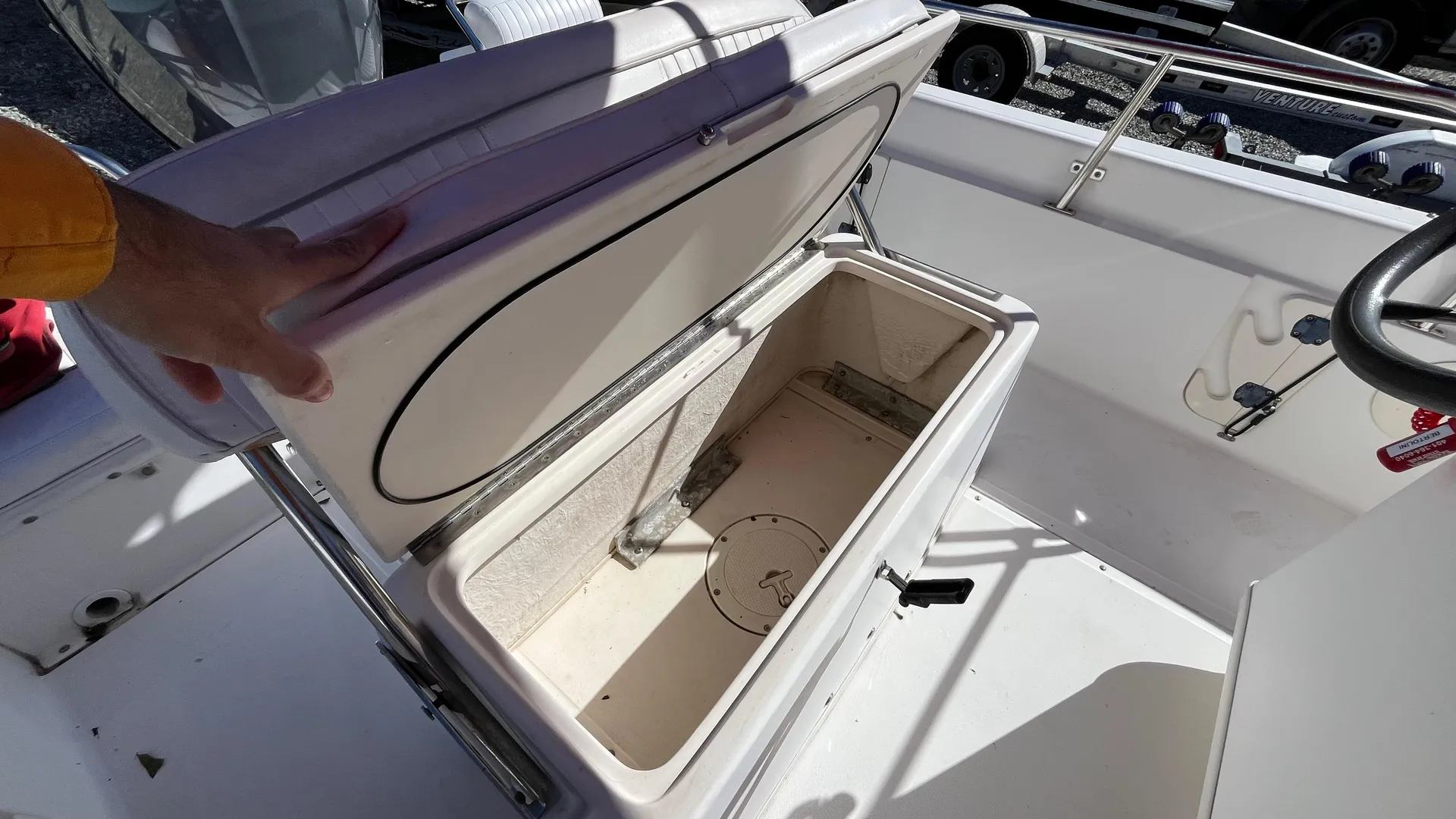 2001 Boston Whaler 16 Dauntless Photo