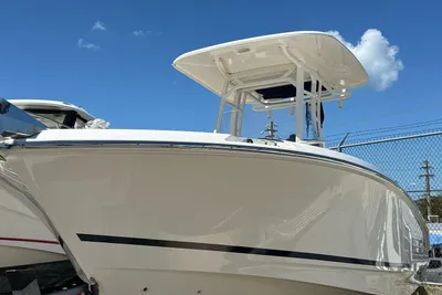 Boston Whaler 230 Outrage