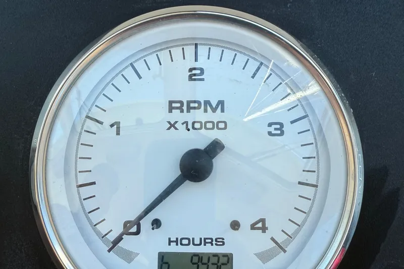 Eventide Yacht Photos Pics Tachometer of 2007 Back Cove 29 boat showing RPM and engine hours.