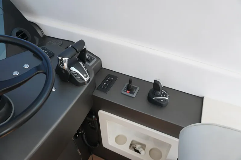  Yacht Photos Pics Control console of Jupiter 41 SB yacht, 2021 model.