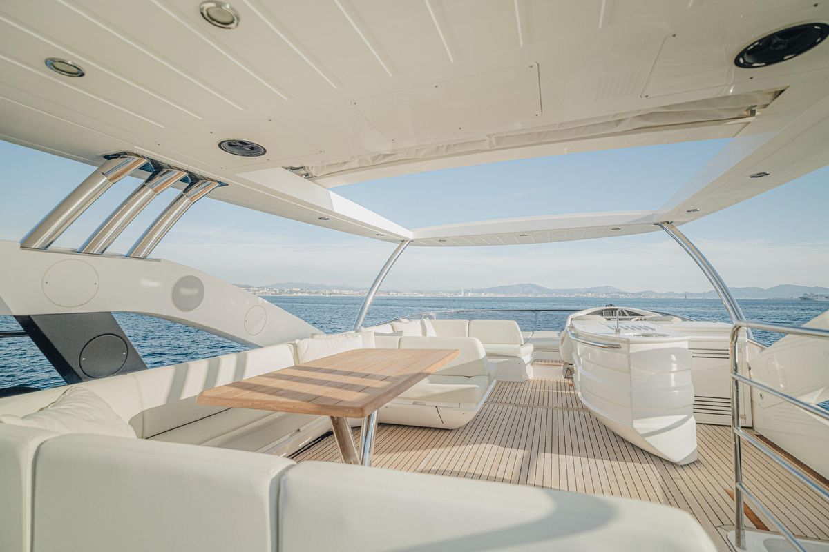 2015 Sunseeker 75 